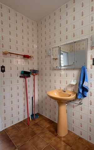 Casa para alugar com 107m², 2 quartos e 1 vaga Casa para alugar com 107m², 2 quartos e 1 vagaBanheiro