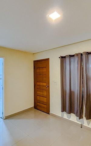 Casa para alugar com 70m², 2 quartos e 2 vagasSala