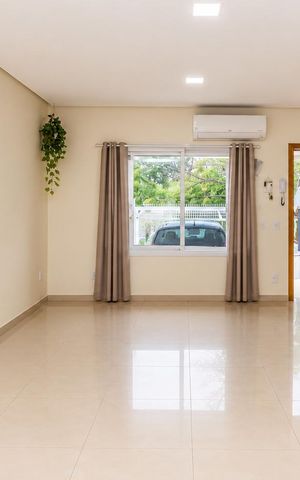 Casa para alugar com 140m², 3 quartos e 2 vagas Casa para alugar com 140m², 3 quartos e 2 vagasSala