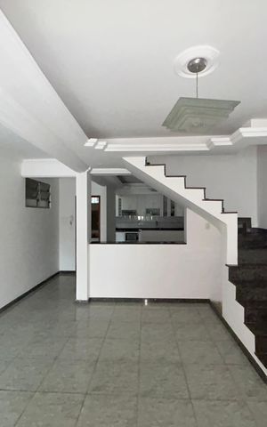 Casa para alugar com 240m², 3 quartos e 2 vagas