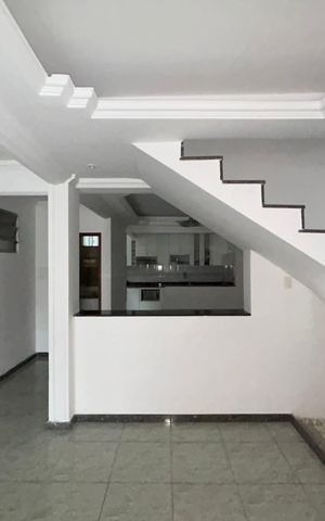 Casa para alugar com 240m², 3 quartos e 2 vagas