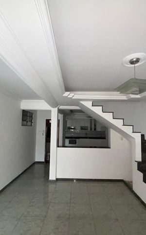 Casa para alugar com 240m², 3 quartos e 2 vagas