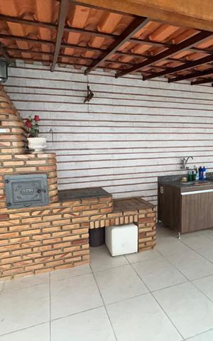 Casa para alugar com 240m², 3 quartos e 2 vagas