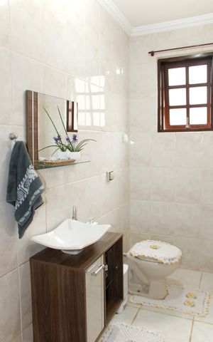 Casa à venda com 870m², 4 quartos e 3 vagasBanheiro 1