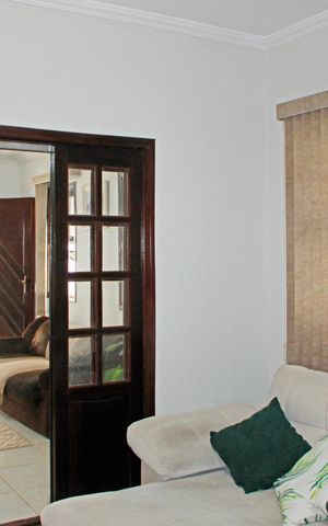 Casa à venda com 870m², 4 quartos e 3 vagasSala TV