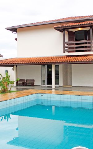 Casa à venda com 870m², 4 quartos e 3 vagasPiscina