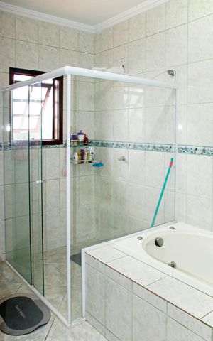 Casa à venda com 870m², 4 quartos e 3 vagasSuíte 2 Banheiro