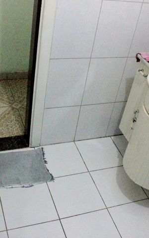 Casa à venda com 170m², 2 quartos e 2 vagasBanheiro 1