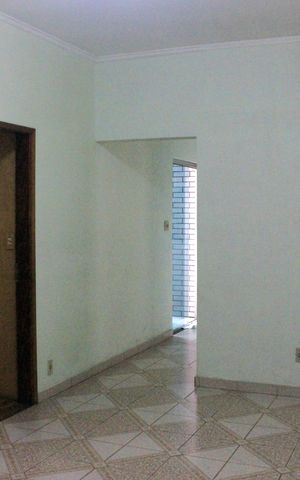 Casa à venda com 170m², 2 quartos e 2 vagasSala