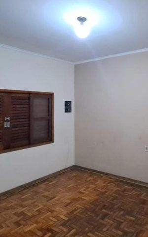 Casa à venda com 170m², 2 quartos e 2 vagas Casa à venda com 170m², 2 quartos e 2 vagasQuarto 2