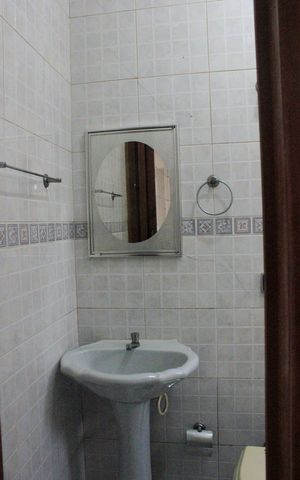 Casa à venda com 170m², 2 quartos e 2 vagasBanheiro da lavanderia