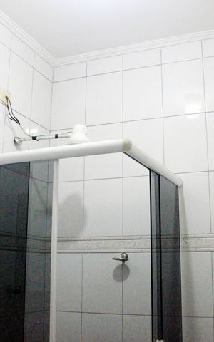 Casa à venda com 170m², 2 quartos e 2 vagasBanheiro 1