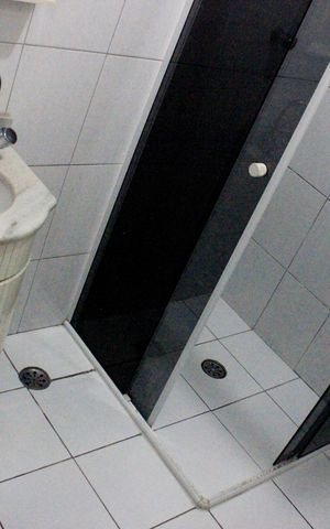 Casa à venda com 170m², 2 quartos e 2 vagasBanheiro 1
