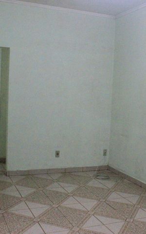 Casa à venda com 170m², 2 quartos e 2 vagasSala