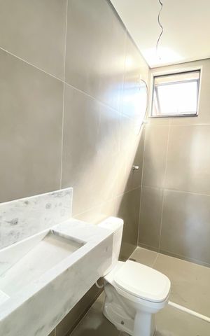 Casa à venda com 89m², 3 quartos e 2 vagas Casa à venda com 89m², 3 quartos e 2 vagasBanheiro