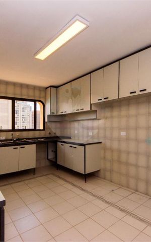 Apartamento à venda com 329m², 4 quartos e 4 vagas