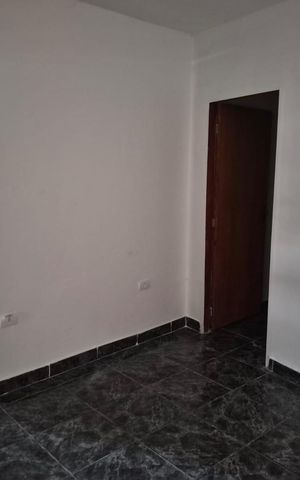 Casa para alugar com 50m², 1 quarto e 1 vaga Casa para alugar com 50m², 1 quarto e 1 vagaSala