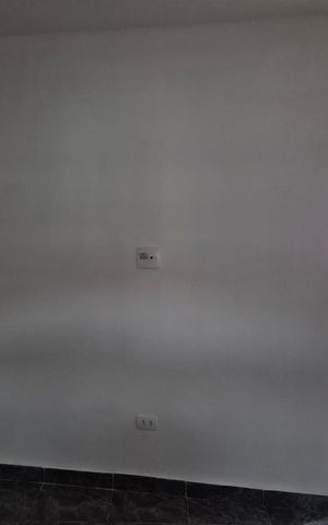 Casa para alugar com 50m², 1 quarto e 1 vaga Casa para alugar com 50m², 1 quarto e 1 vagaSala