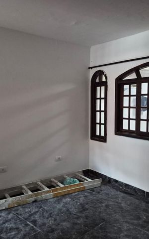 Casa para alugar com 50m², 1 quarto e 1 vaga Casa para alugar com 50m², 1 quarto e 1 vagaSala
