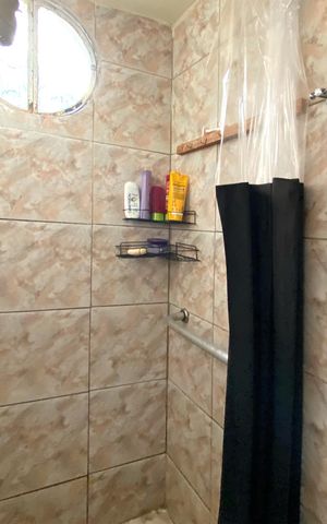Casa para alugar com 200m², 2 quartos e 1 vaga Casa para alugar com 200m², 2 quartos e 1 vagaBanheiro