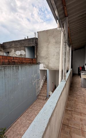 Casa à venda com 270m², 4 quartos e 2 vagasVaranda - Casa 1