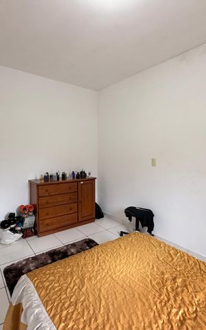 Casa à venda com 270m², 4 quartos e 2 vagasQuarto - Casa 1 
