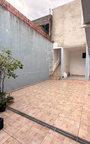 Casa à venda com 270m², 4 quartos e 2 vagasQuintal - Casa 2