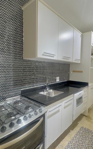 Apartamento à venda com 140m², 3 quartos e 3 vagas Apartamento à venda com 140m², 3 quartos e 3 vagasCozinha