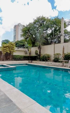 Apartamento à venda com 140m², 3 quartos e 3 vagas Apartamento à venda com 140m², 3 quartos e 3 vagasPiscina