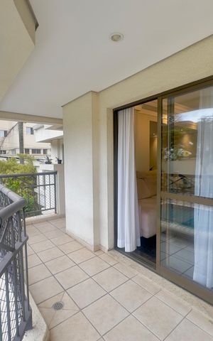 Apartamento à venda com 140m², 3 quartos e 3 vagas Apartamento à venda com 140m², 3 quartos e 3 vagasVaranda