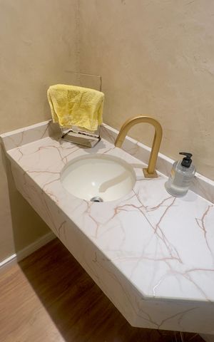 Apartamento à venda com 140m², 3 quartos e 3 vagas Apartamento à venda com 140m², 3 quartos e 3 vagasLavabo
