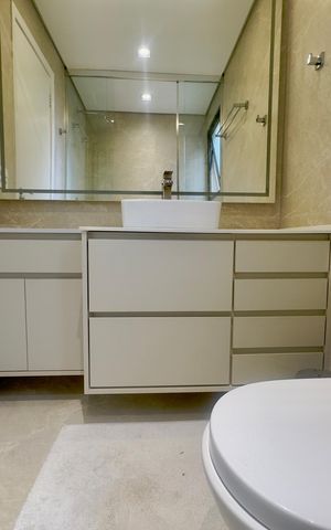 Apartamento à venda com 140m², 3 quartos e 3 vagas Apartamento à venda com 140m², 3 quartos e 3 vagasBanheiro da Suíte 1