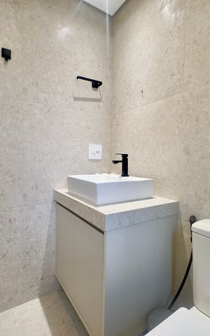 Apartamento à venda com 140m², 3 quartos e 3 vagas Apartamento à venda com 140m², 3 quartos e 3 vagasBanheiro da Suíte 2