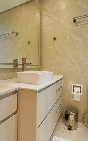 Apartamento à venda com 140m², 3 quartos e 3 vagas Apartamento à venda com 140m², 3 quartos e 3 vagasBanheiro da Suíte 1