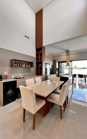 Casa à venda com 176m², 3 quartos e 4 vagas
