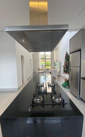 Casa à venda com 175m², 3 quartos e 4 vagas
