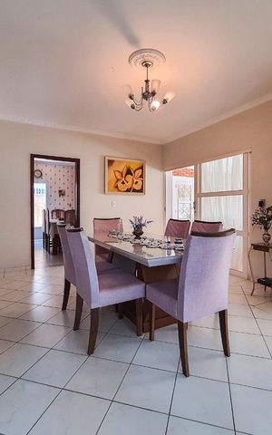 Casa à venda com 444m², 5 quartos e 5 vagas