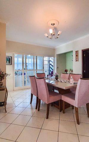 Casa à venda com 444m², 5 quartos e 5 vagas