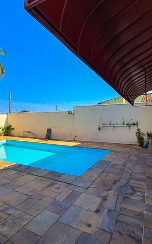 Casa à venda com 444m², 5 quartos e 5 vagas