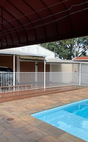 Casa à venda com 444m², 5 quartos e 5 vagas