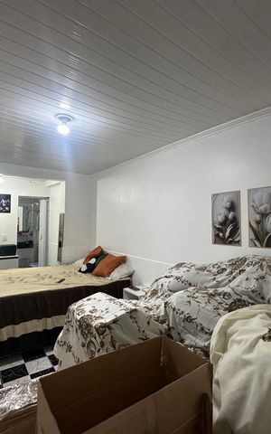 Casa para alugar com 50m², 1 quarto e 1 vaga Casa para alugar com 50m², 1 quarto e 1 vagaSala/Quarto