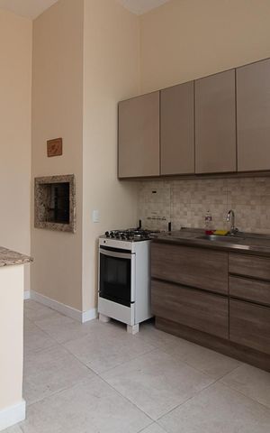 Casa à venda com 240m², 4 quartos e 2 vagasChurrasqueira