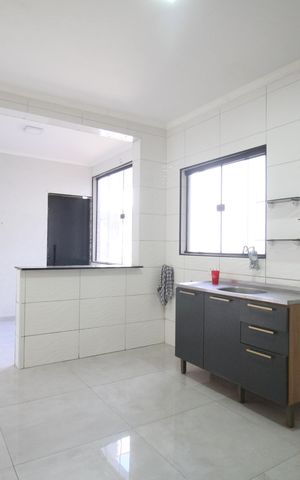 Casa à venda com 31m², 2 quartos e sem vagaSala/Cozinha
