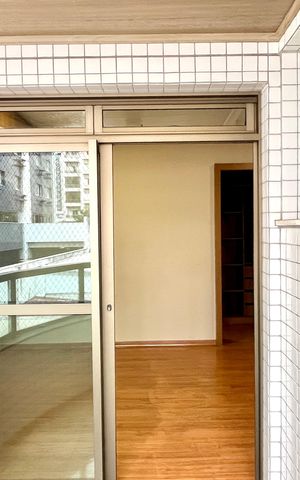 Apartamento para alugar com 136m², 4 quartos e 3 vagas