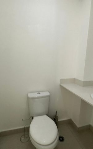 Apartamento à venda com 79m², 3 quartos e 2 vagas Apartamento à venda com 79m², 3 quartos e 2 vagasLavabo