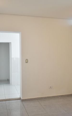 Casa para alugar com 74m², 2 quartos e sem vagaSala