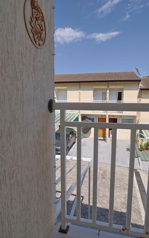 Casa de condomínio à venda com 65m², 2 quartos e 1 vagaVaranda