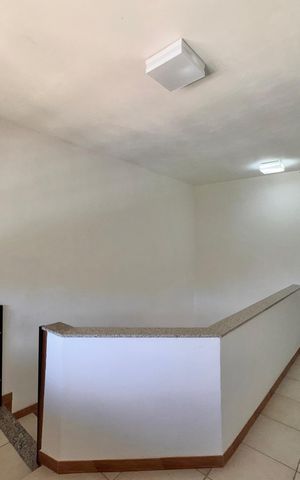Apartamento à venda com 300m², 3 quartos e 2 vagas Apartamento à venda com 300m², 3 quartos e 2 vagasHall Dormitórios