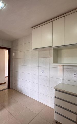 Apartamento à venda com 300m², 3 quartos e 2 vagas Apartamento à venda com 300m², 3 quartos e 2 vagasCozinha e Área de Serviço