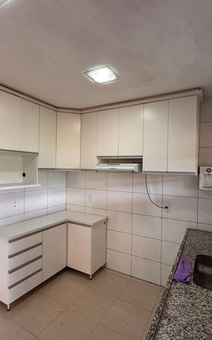 Apartamento à venda com 300m², 3 quartos e 2 vagas Apartamento à venda com 300m², 3 quartos e 2 vagasCozinha e Área de Serviço